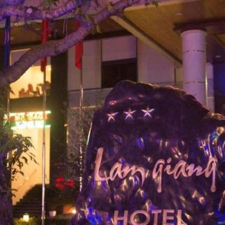 Lam Giang Hotel Vinh Esterno foto