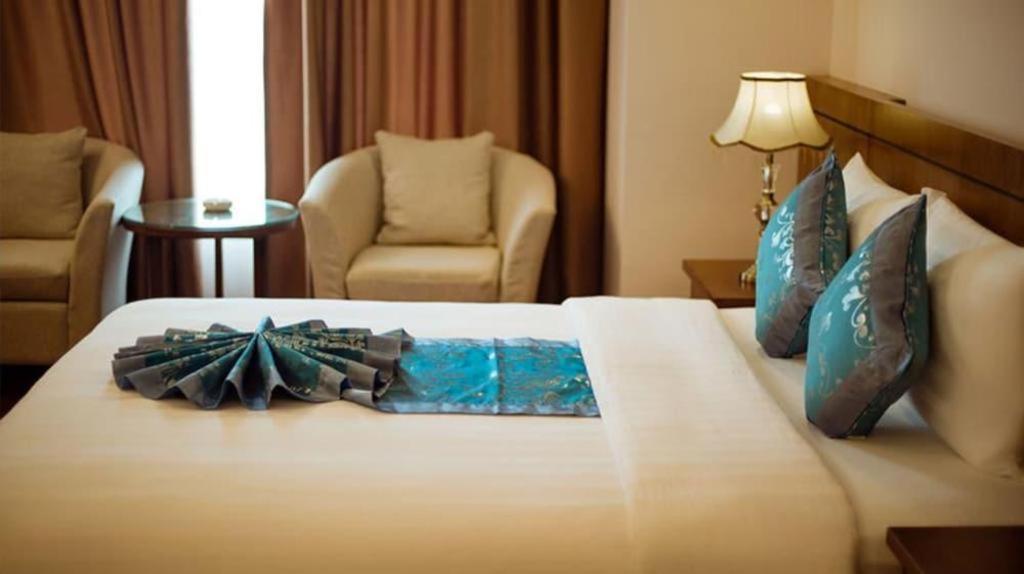 Lam Giang Hotel Vinh Esterno foto