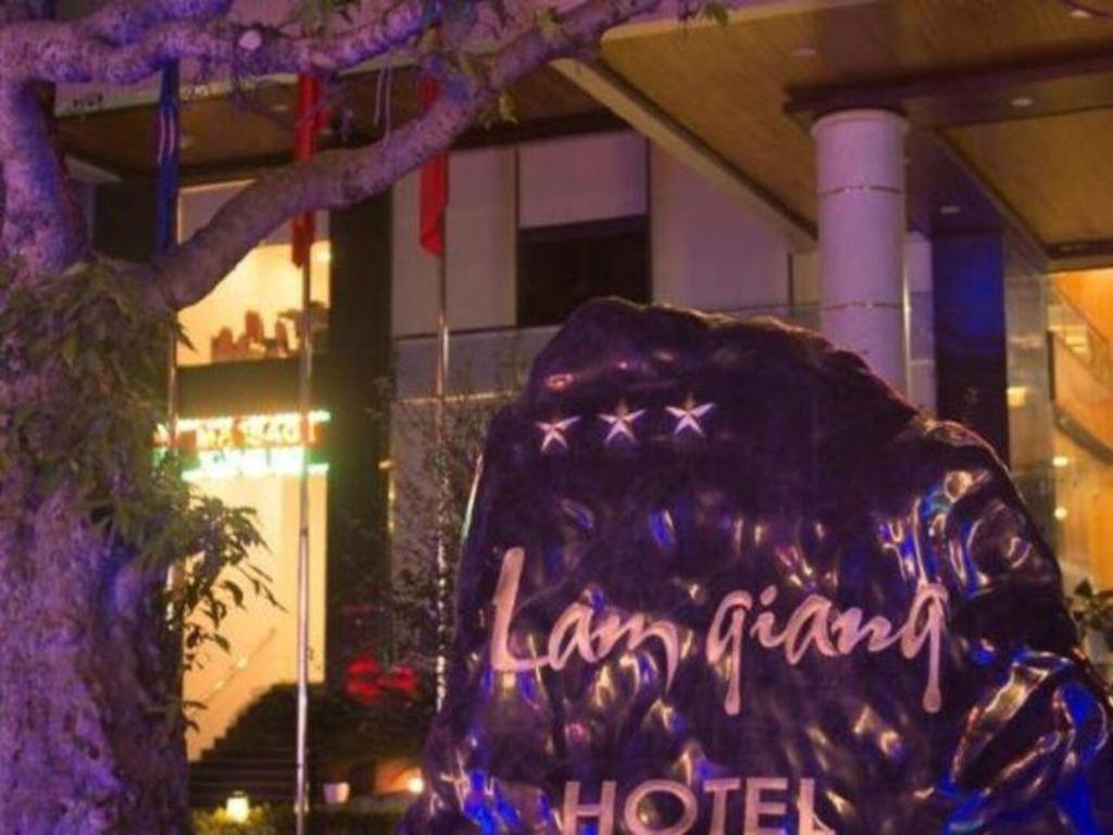Lam Giang Hotel Vinh Esterno foto