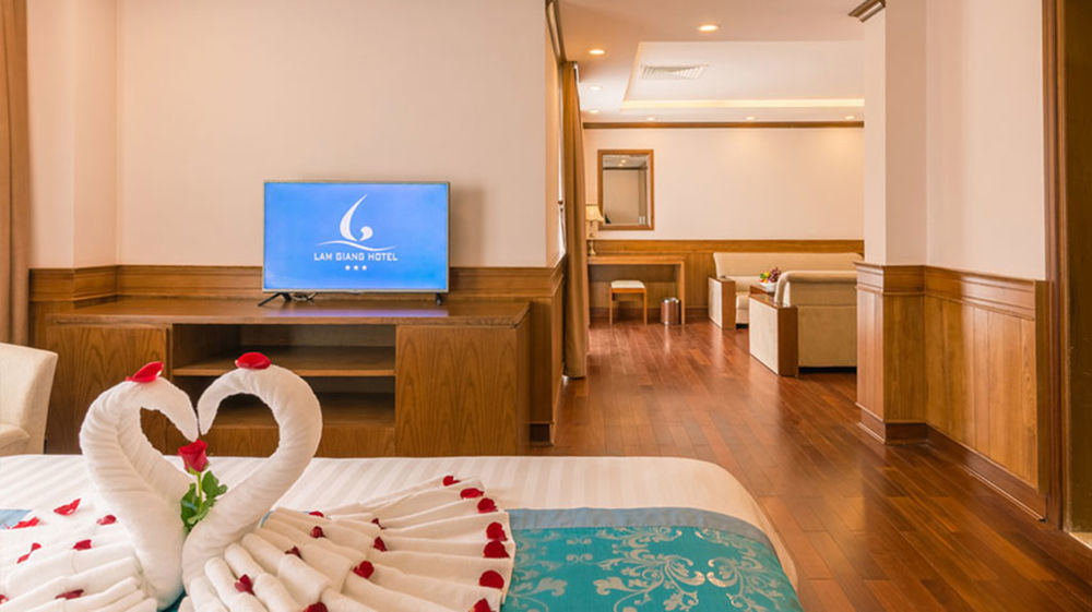 Lam Giang Hotel Vinh Esterno foto