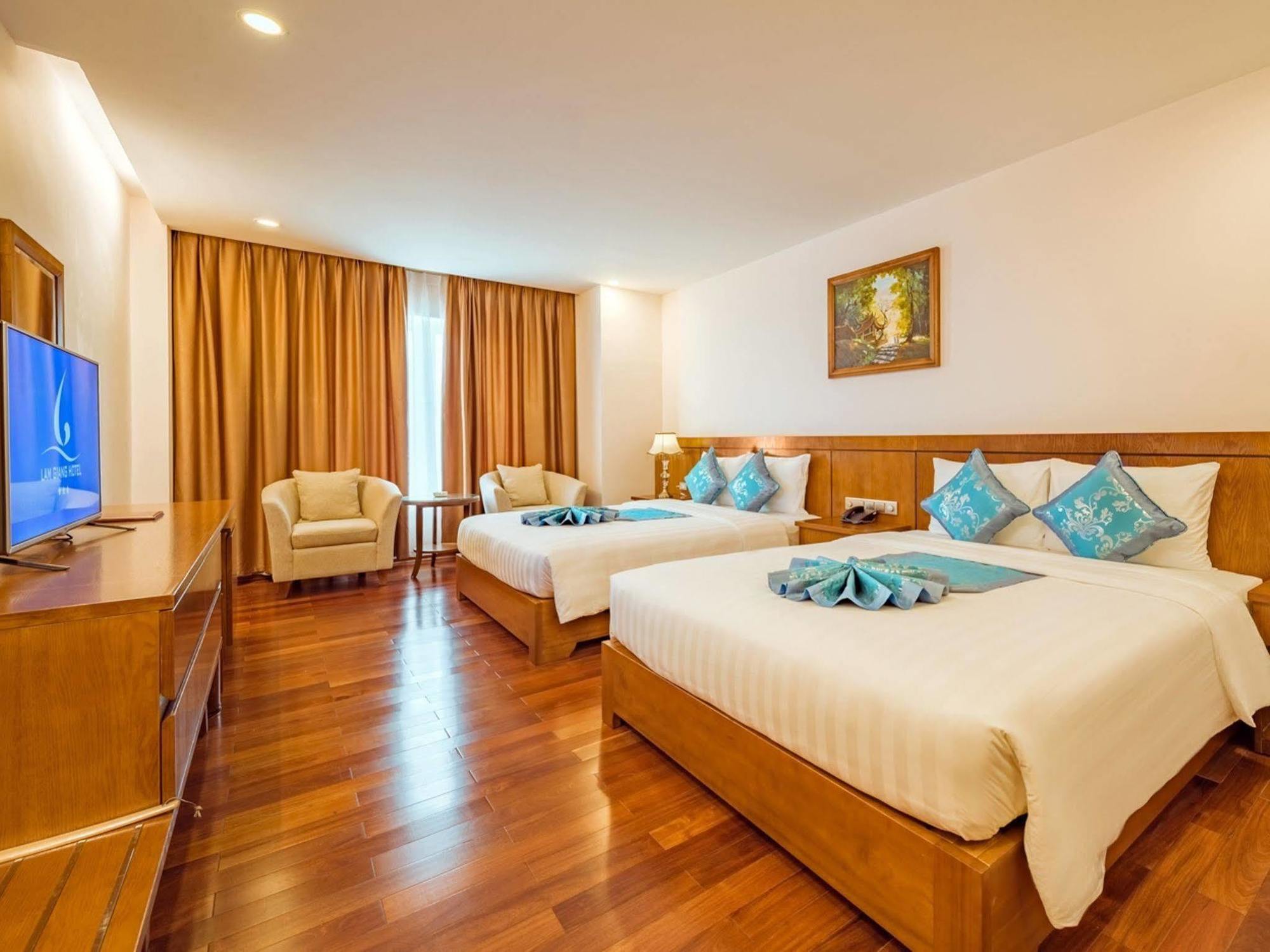 Lam Giang Hotel Vinh Esterno foto