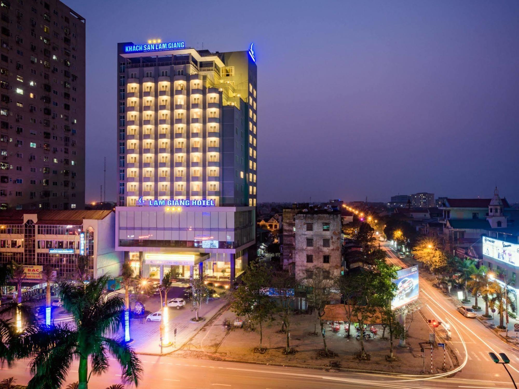 Lam Giang Hotel Vinh Esterno foto