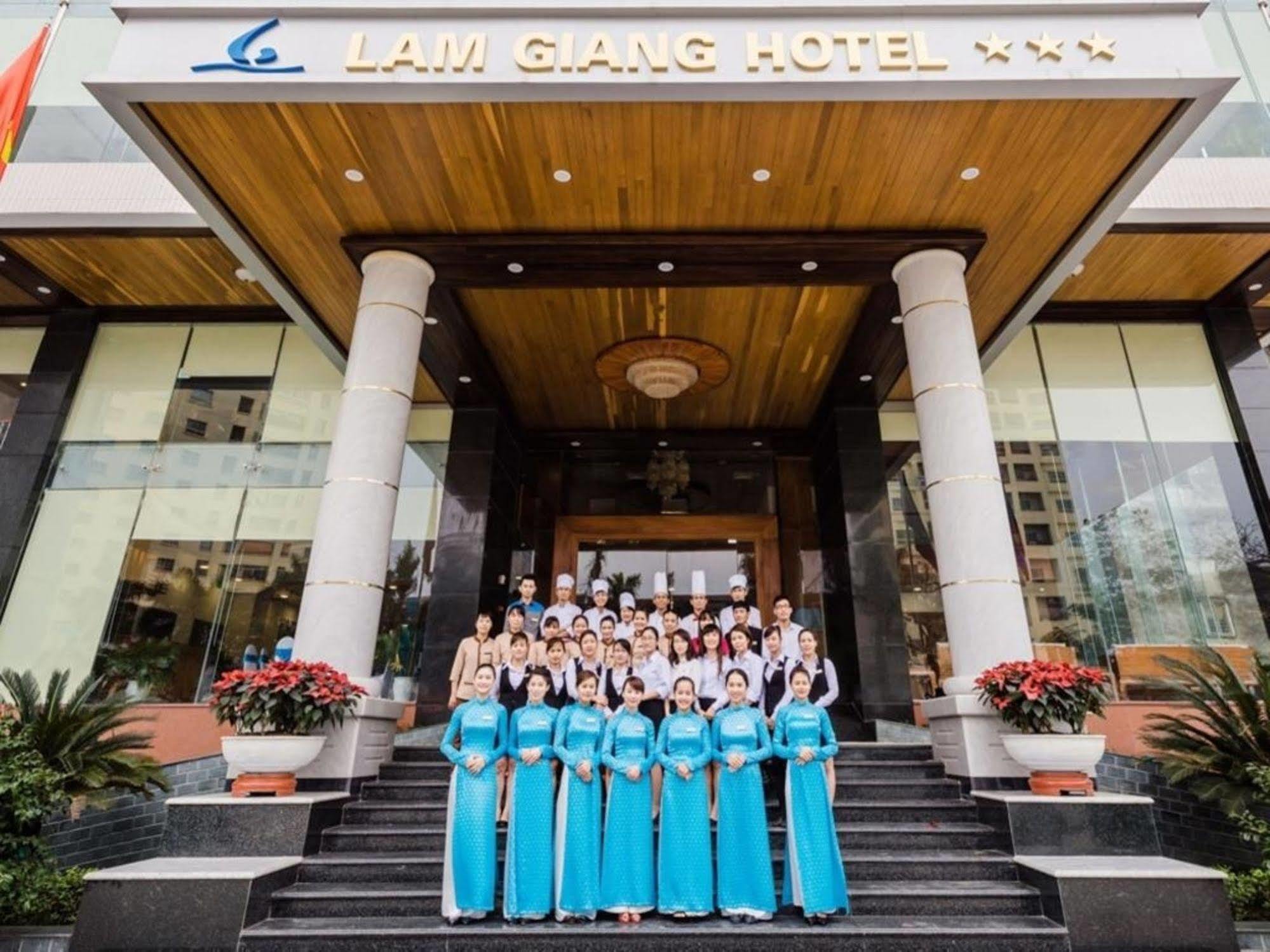 Lam Giang Hotel Vinh Esterno foto