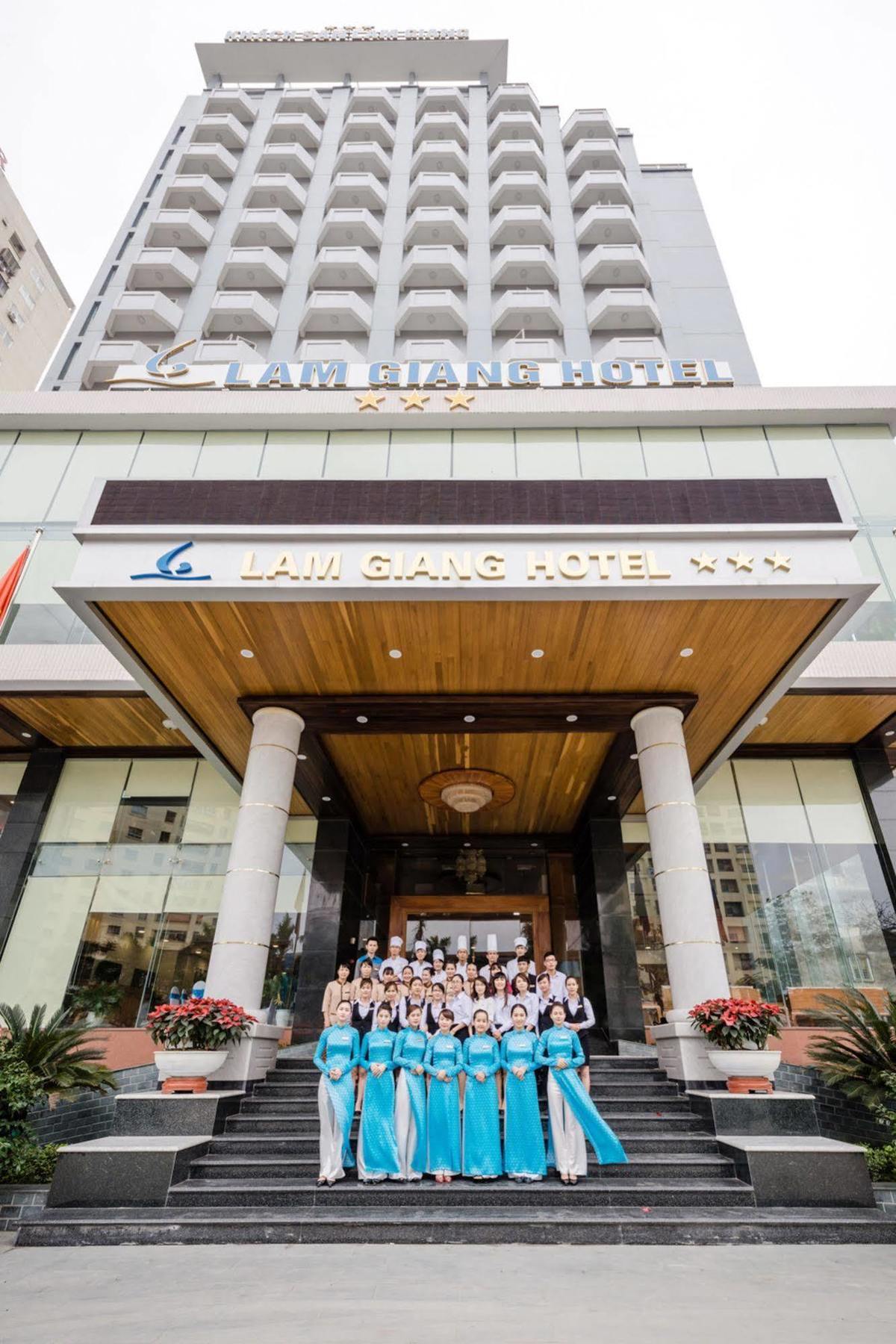 Lam Giang Hotel Vinh Esterno foto