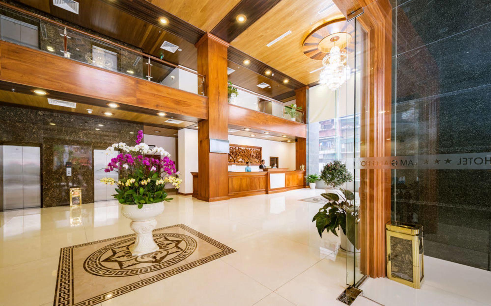 Lam Giang Hotel Vinh Esterno foto