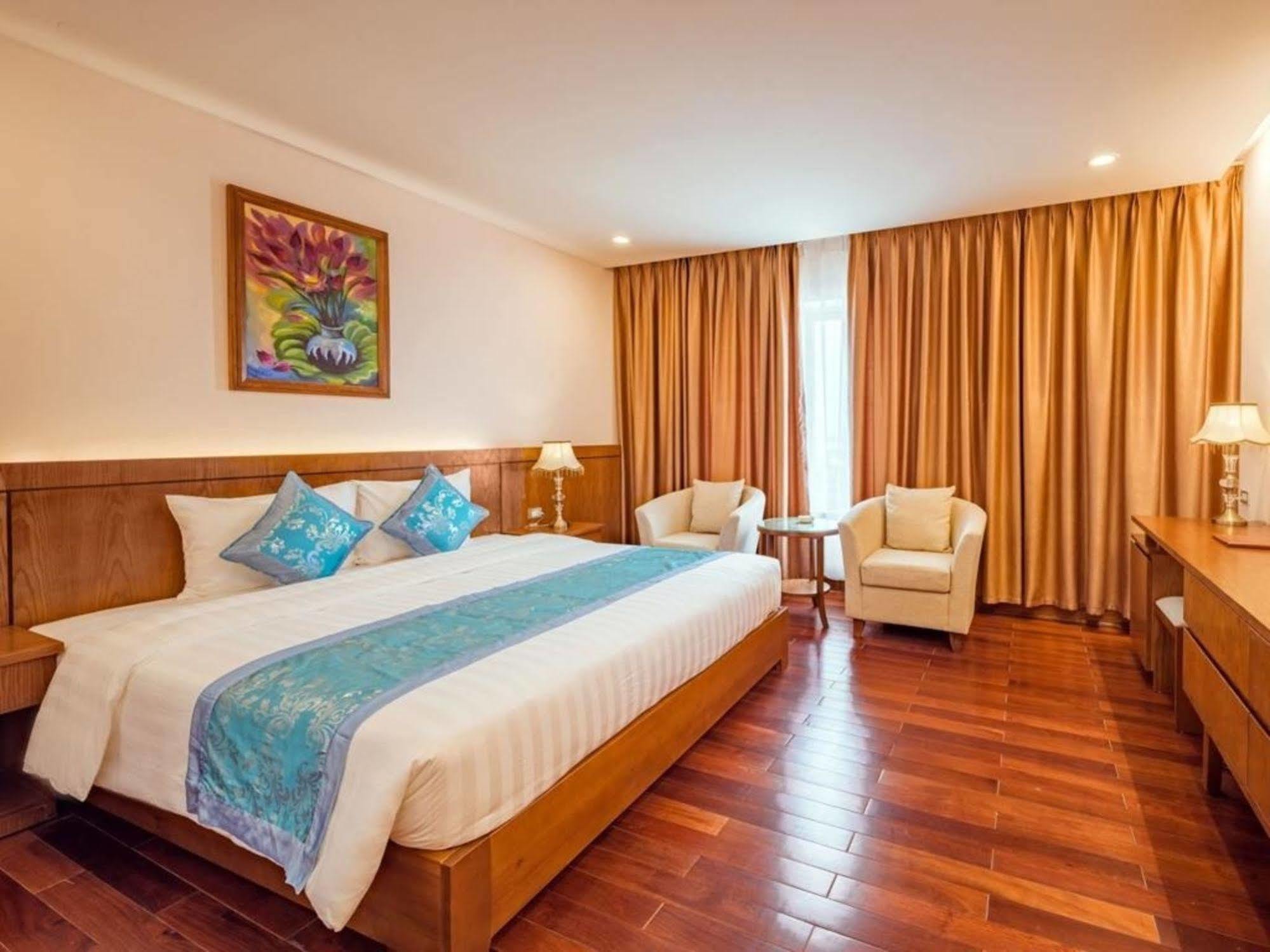 Lam Giang Hotel Vinh Esterno foto