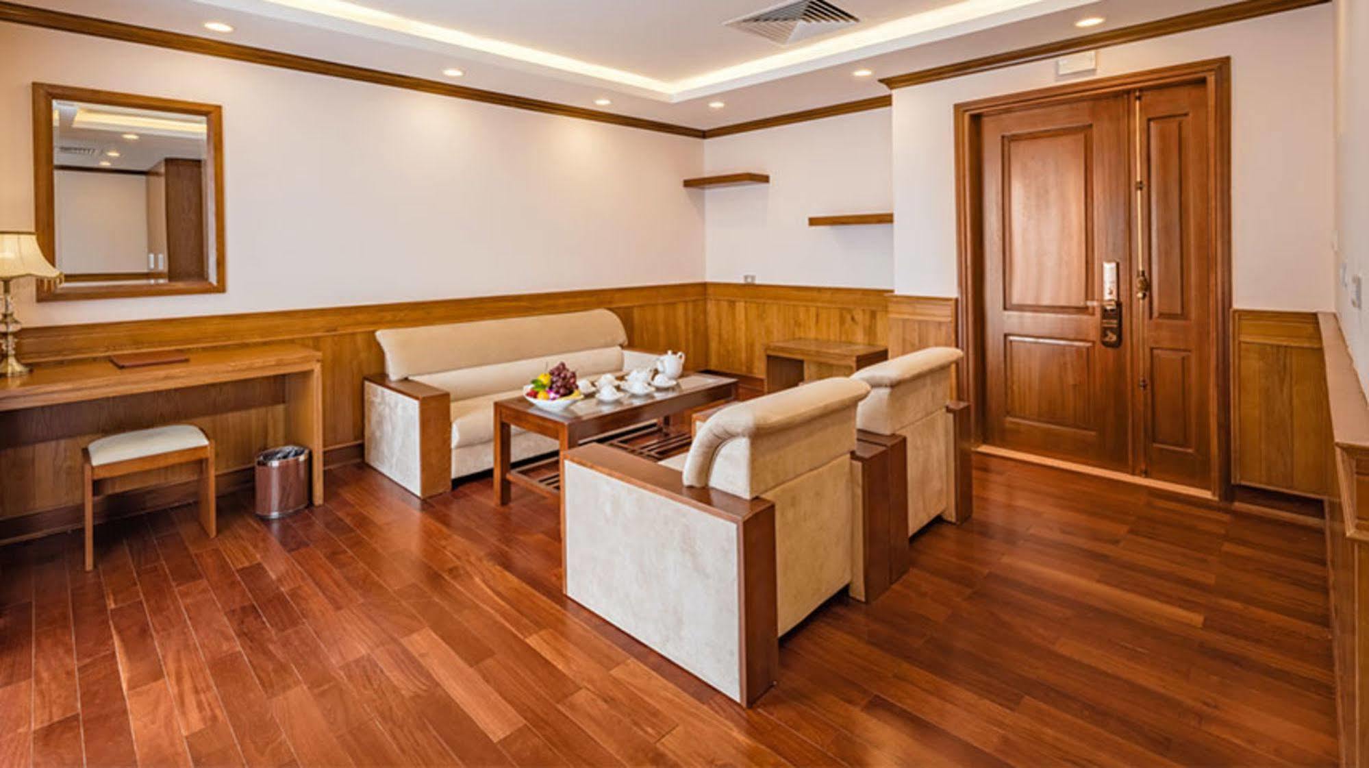 Lam Giang Hotel Vinh Esterno foto