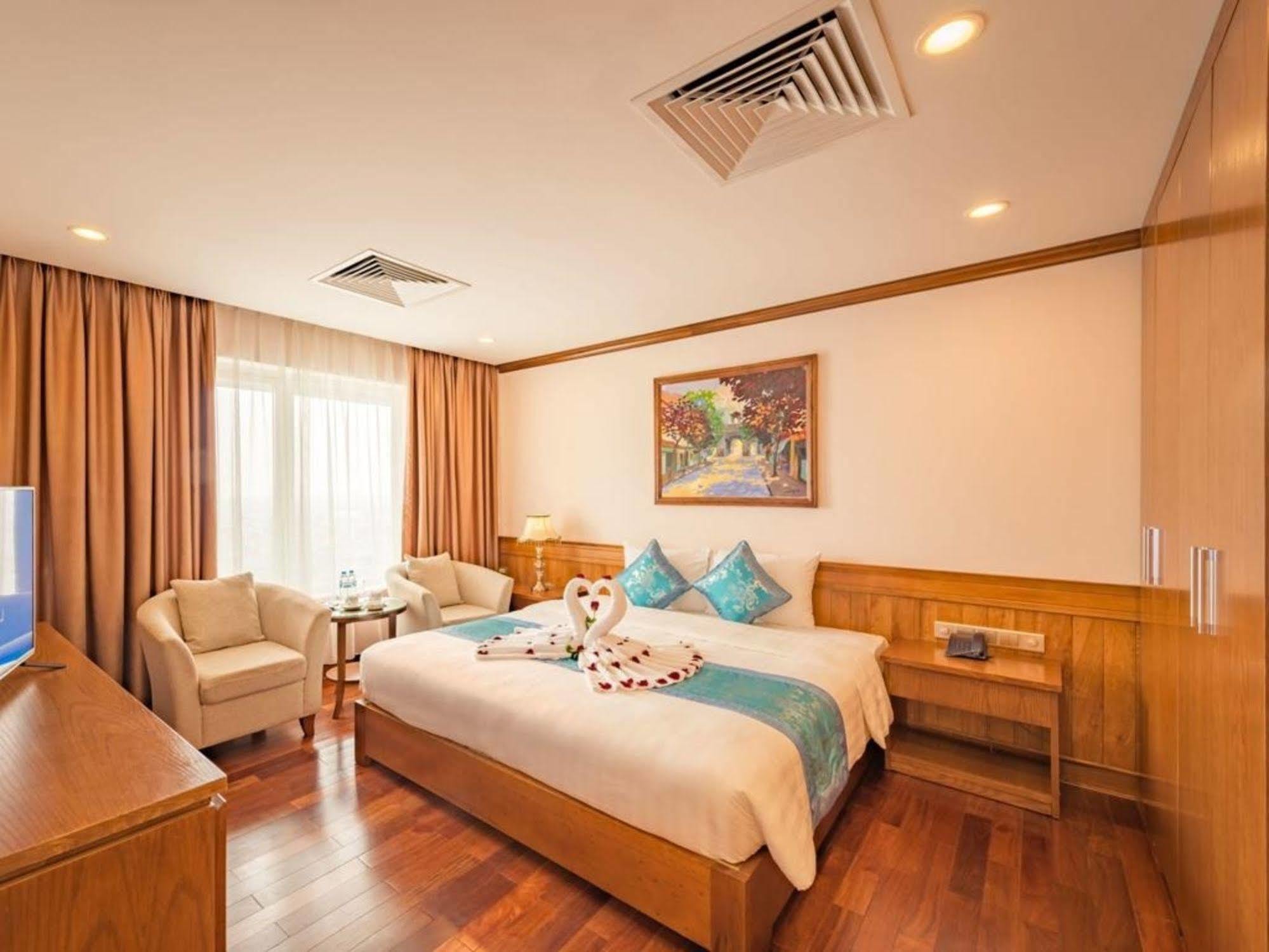 Lam Giang Hotel Vinh Esterno foto